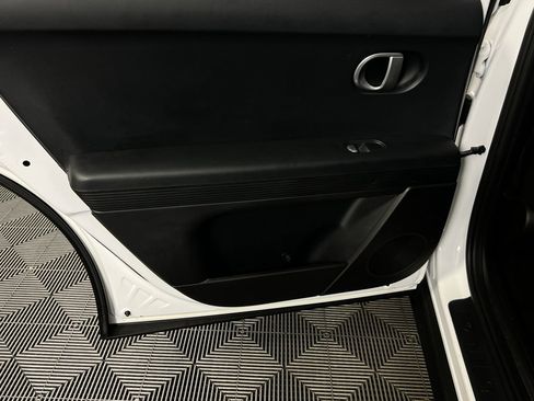 Used 2022 Hyundai Ioniq 5 SE image 28