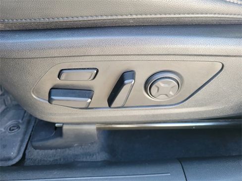 Used 2023 Kia Sorento SX Prestige image 24