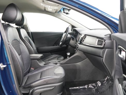 Used 2018 Kia Niro EX FWD image 11