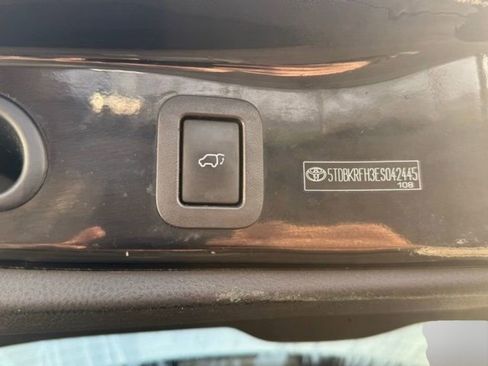 Used 2014 Toyota Highlander Plus AWD/4WD image 38