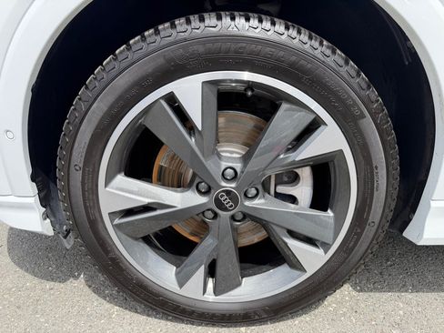 Used 2024 Audi Q4 e-tron Premium Plus AWD/4WD image 53