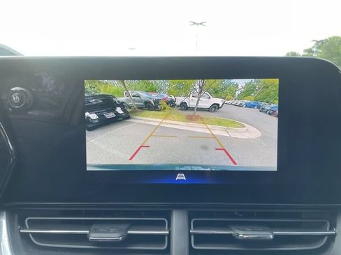 Used 2025 Chevrolet Trax LT w/ Driver Confidence Package FWD image 17