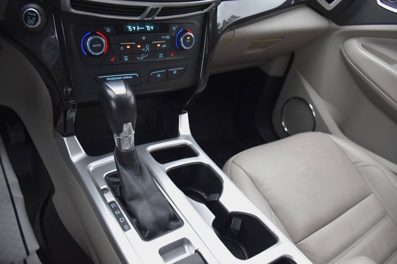 Used 2017 Ford Escape Titanium FWD image 16