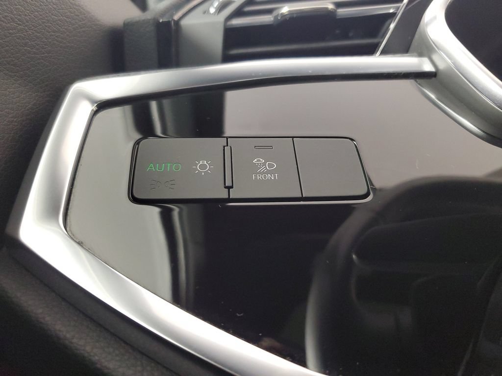 Used 2020 Audi Q3 2.0T Prestige w/ Prestige Package AWD/4WD image 34