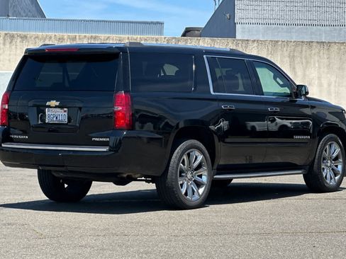 Used 2019 Chevrolet Suburban Premier AWD/4WD image 2