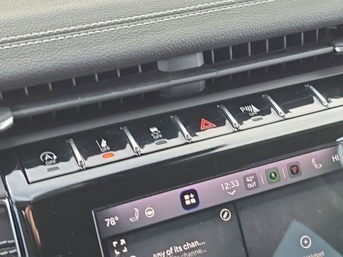 Used 2022 Jeep Grand Cherokee L Limited image 28