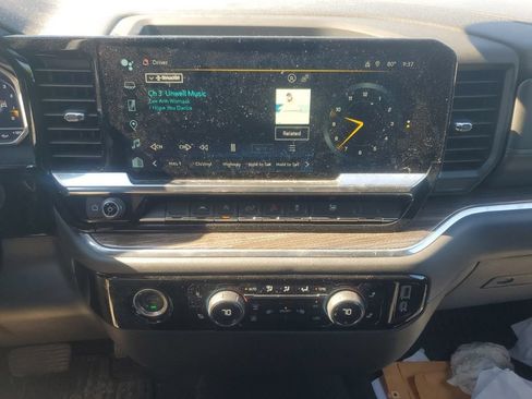Used 2024 Chevrolet Silverado 1500 LT AWD/4WD image 23