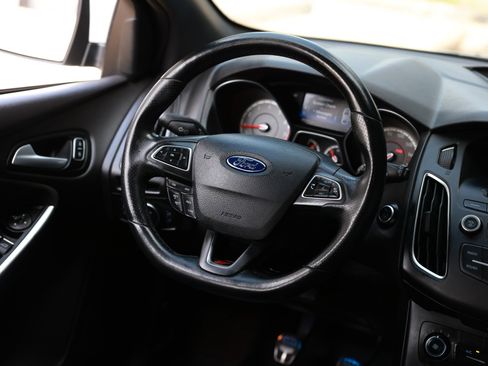 Used 2017 Ford Focus ST image 34