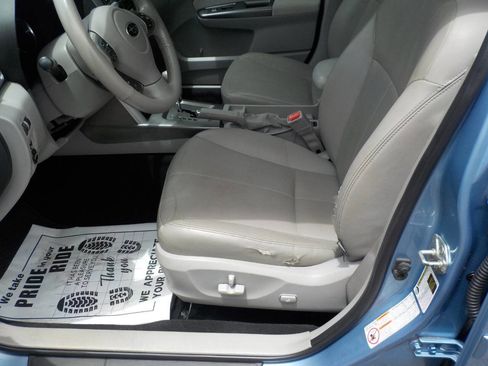 Used 2011 Subaru Forester 2.5X Limited AWD/4WD image 9
