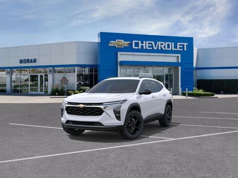 New 2026 Chevrolet Trax LT w/ Sunroof Package image 8