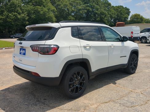 New 2026 Jeep Compass Latitude AWD/4WD image 3