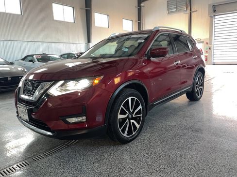 Used 2019 Nissan Rogue SL w/ Premium Package image 3