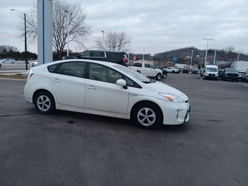 Used 2014 Toyota Prius Two image 3