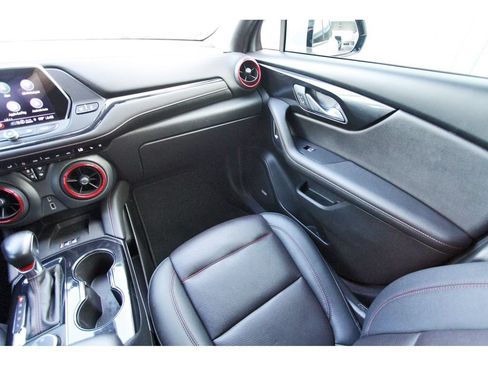 Used 2022 Chevrolet Blazer RS w/ Enhanced Convenience Package FWD image 11