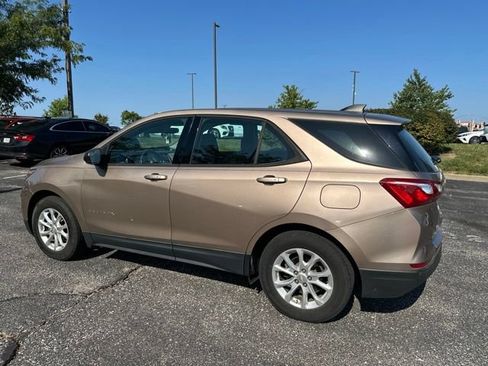 Used 2019 Chevrolet Equinox LS FWD image 5