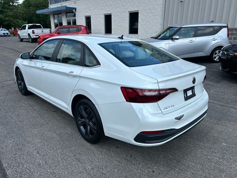 Used 2024 Volkswagen Jetta SE w/ Black Wheel Package FWD image 5