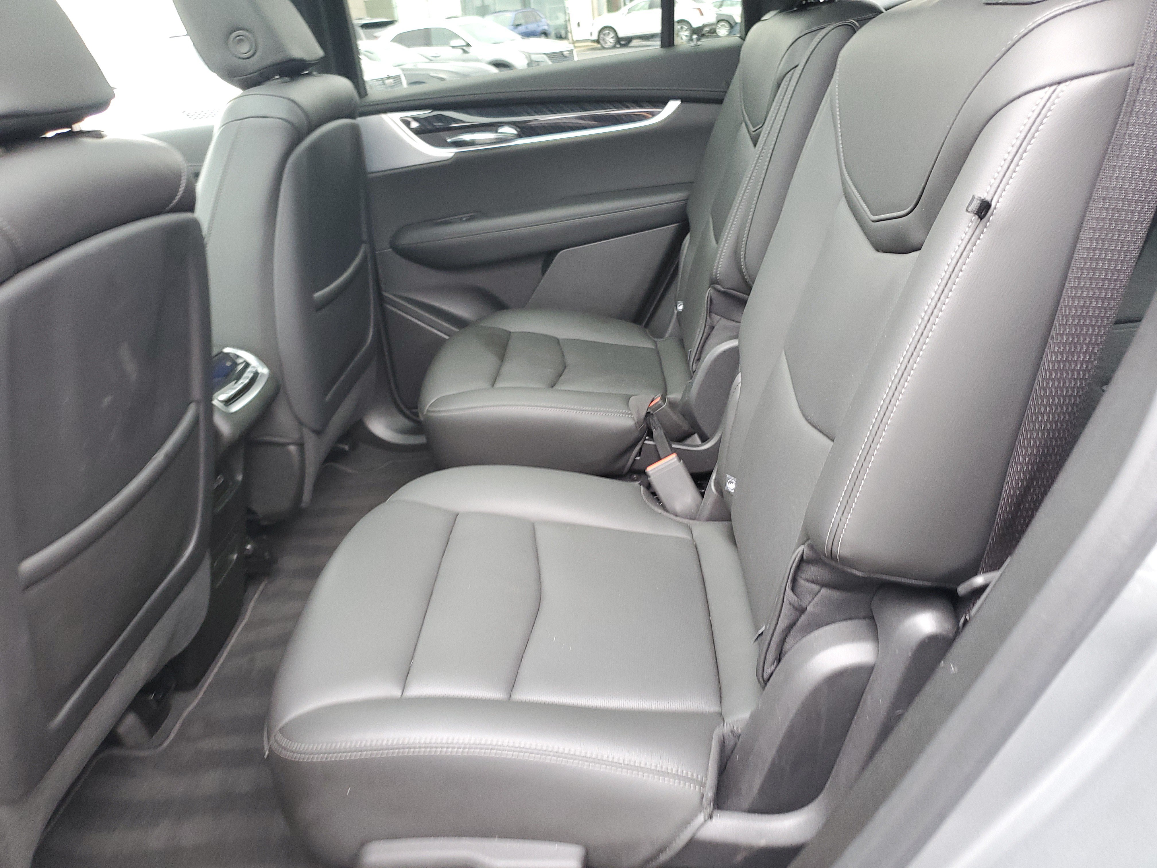 Used 2025 Cadillac XT6 Premium Luxury AWD/4WD image 11