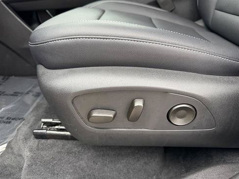 Used 2026 Chevrolet Traverse LT AWD/4WD image 29
