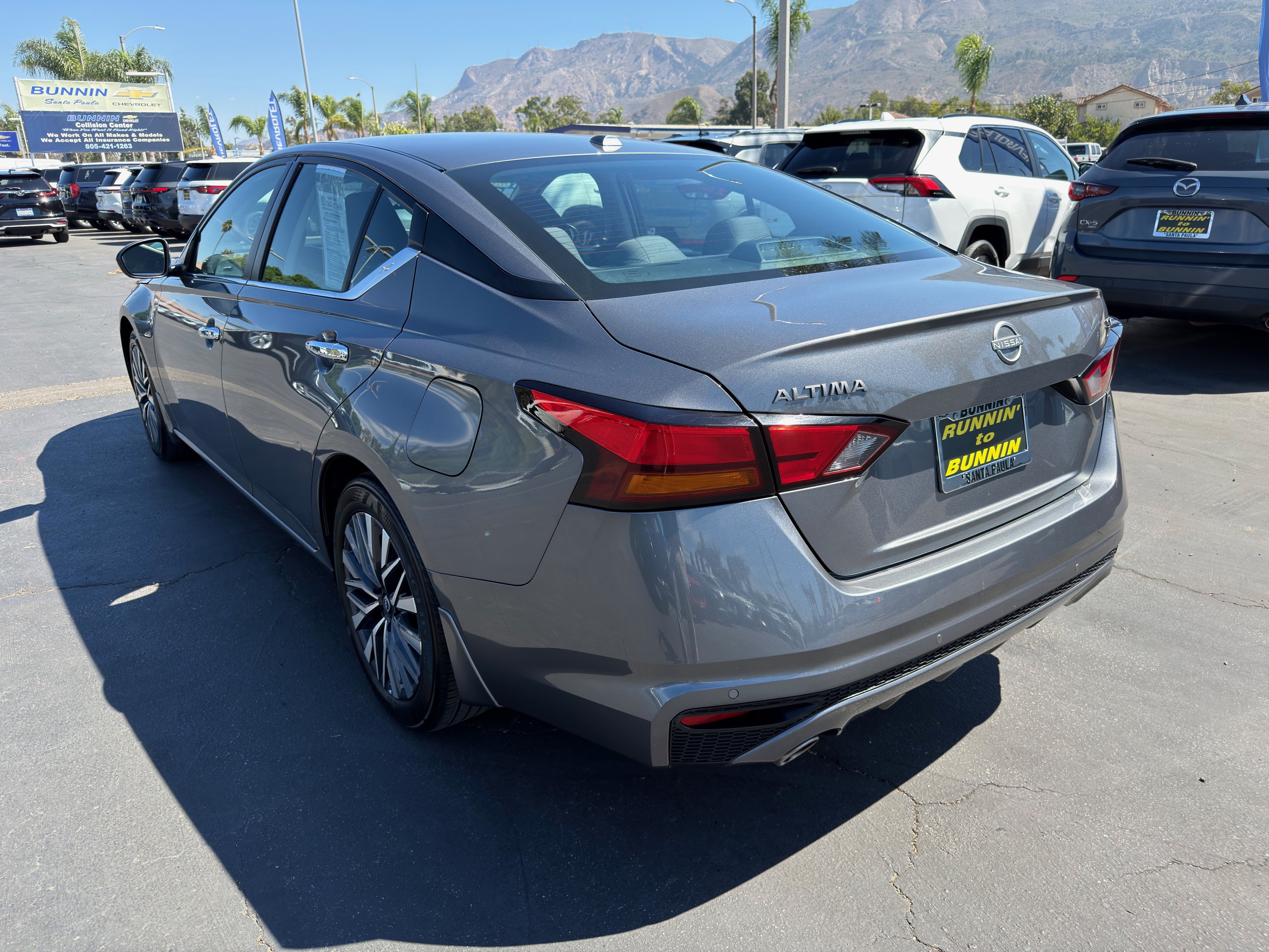 Used 2024 Nissan Altima 2.5 SV w/ SV Premium Package FWD image 6