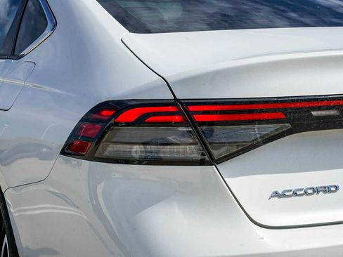 Used 2023 Honda Accord Touring image 9