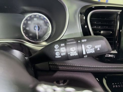 New 2026 Chrysler Pacifica Limited AWD/4WD image 30