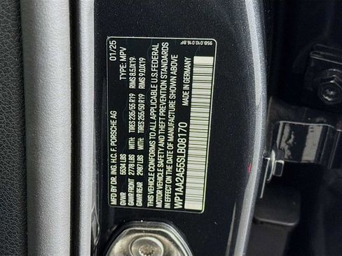 Used 2025 Porsche Macan image 30