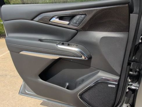 New 2026 Chevrolet Traverse High Country w/ LPO, Floor Liner Package FWD image 17