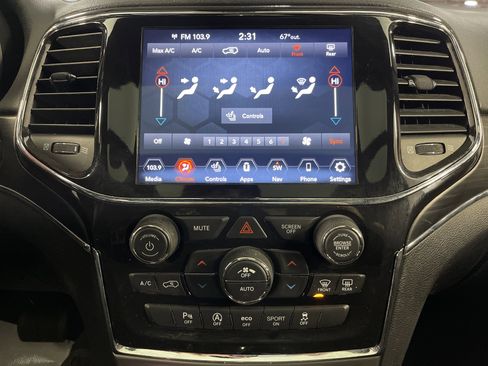 Used 2022 Jeep Grand Cherokee Limited w/ Tech Group image 25