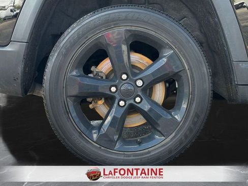 Used 2024 Jeep Grand Cherokee L Altitude AWD/4WD image 31
