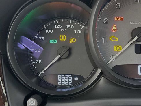 Certified 2025 Porsche Macan S image 16