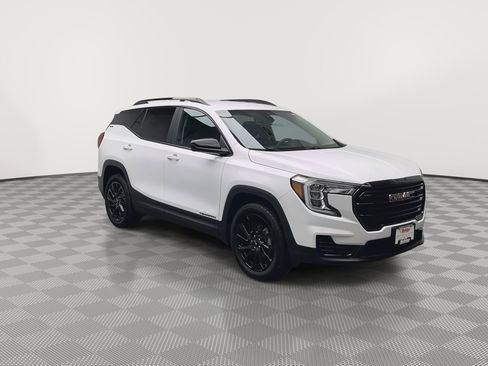 Certified 2024 GMC Terrain SLE w/ Driver Convenience Package image 32