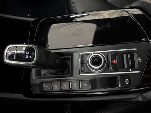 Used 2019 Maserati Levante image 15