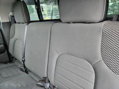 Used 2017 Nissan Frontier PRO-4X AWD/4WD image 12