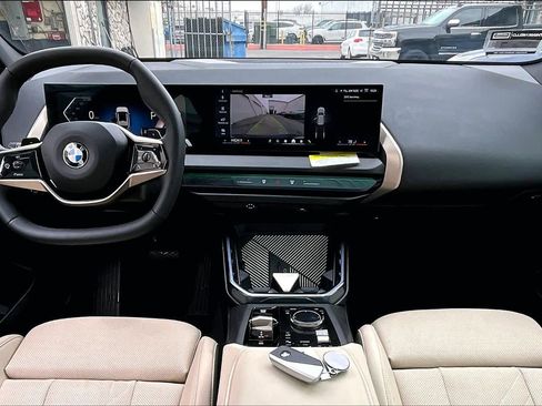 Used 2025 BMW X3 xDrive30i w/ Convenience Package image 17