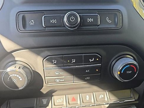 Used 2022 Chevrolet Silverado 2500 Custom w/ Custom Value Package AWD/4WD image 23
