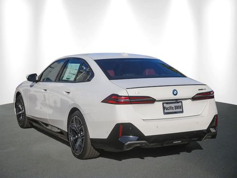 New 2026 BMW i5 eDrive40 w/ M Sport Package image 4