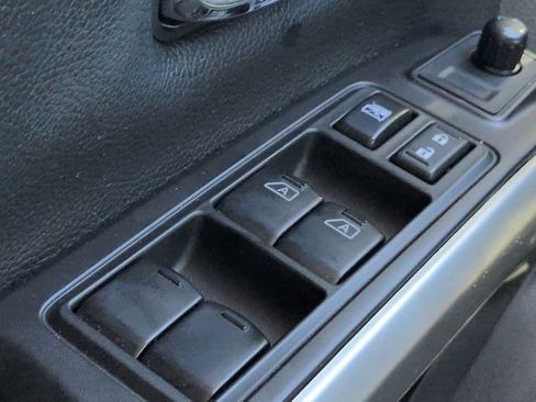 Used 2022 Nissan Titan SV w/ SV Convenience Package AWD/4WD image 25