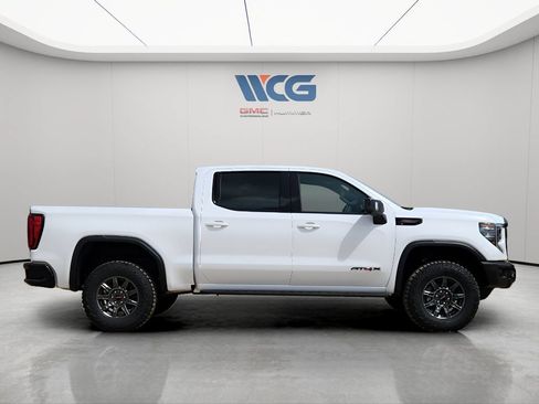 Used 2026 GMC Sierra 1500 AT4X w/ LPO, Black Badging Package AWD/4WD image 3
