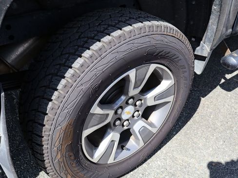 Used 2018 Chevrolet Colorado Z71 image 39