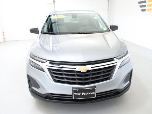 Used 2024 Chevrolet Equinox LS w/ LS Convenience Package FWD image 2