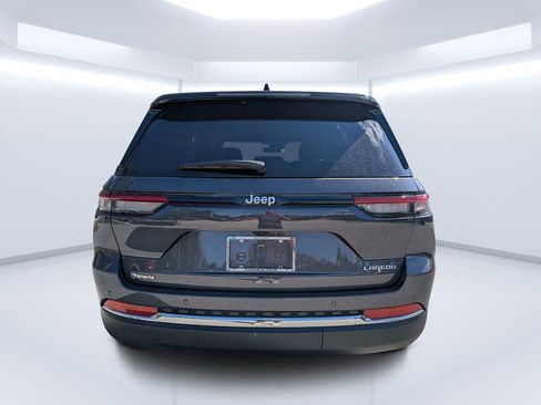 New 2026 Jeep Grand Cherokee Laredo image 4