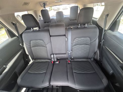 Used 2025 Nissan Pathfinder SV FWD image 41