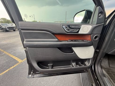 Used 2020 Lincoln Navigator Reserve w/ Luxury Package AWD/4WD image 11