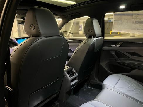 New 2026 Volkswagen Tiguan SE R-Line image 24