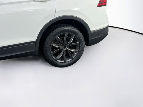 Used 2022 Volkswagen Tiguan SE image 30