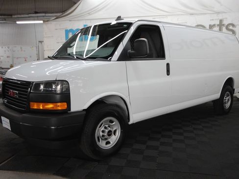 Used 2023 GMC Savana 2500 Extended RWD image 2