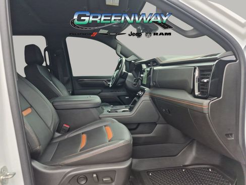 Used 2025 GMC Sierra 2500 AT4 w/ AT4 Premium Plus Package AWD/4WD image 27