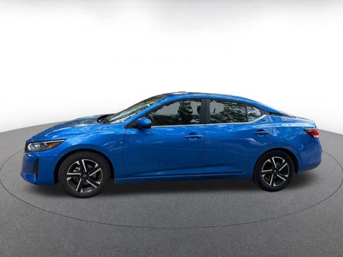 Used 2025 Nissan Sentra SV FWD image 12