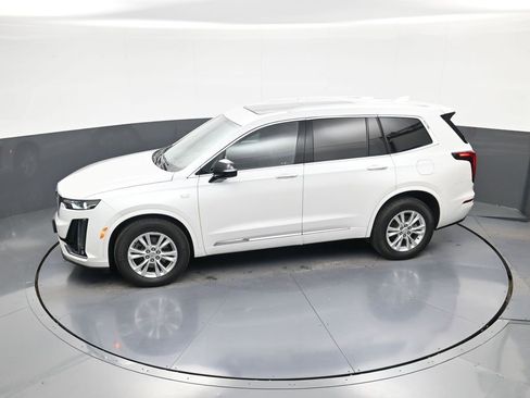 Used 2024 Cadillac XT6 Luxury w/ LPO, Floor Liner Package AWD/4WD image 28
