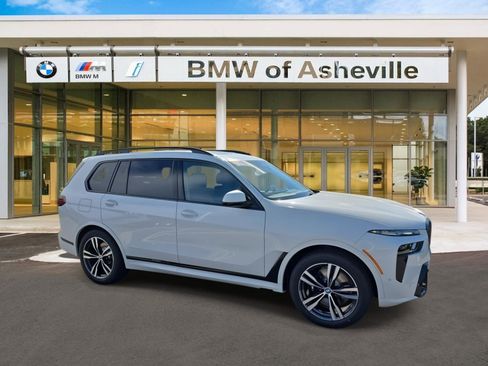 New 2026 BMW X7 xDrive40i w/ M Sport Package AWD/4WD image 1